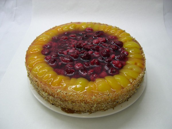 Aprikosen-Himbeer-Torte